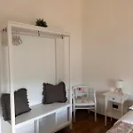 Apartment Little House Lezzeno