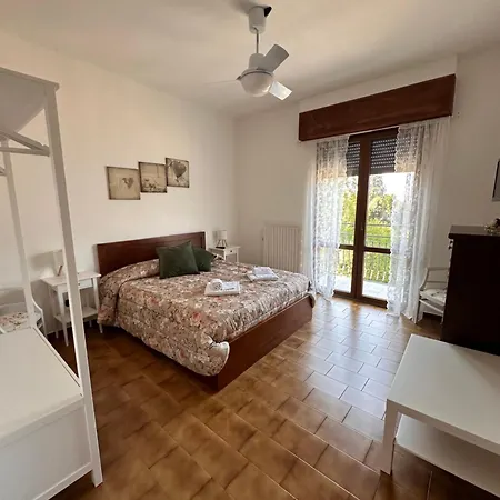 דירה Little House *