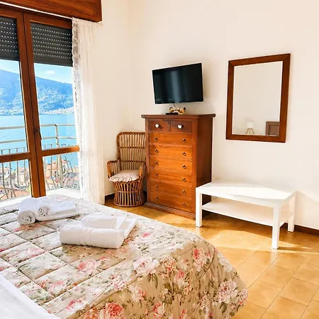 Apartment Little House Lezzeno