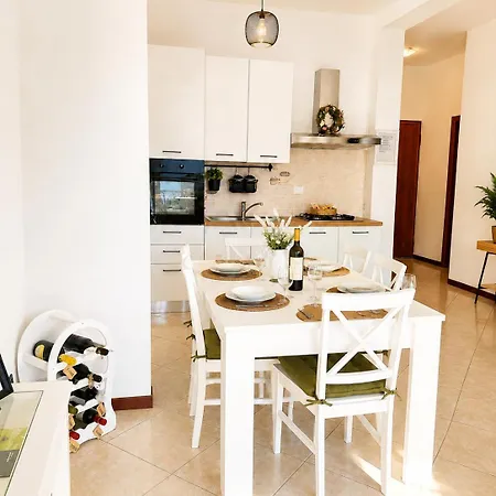 Little House Apartment *